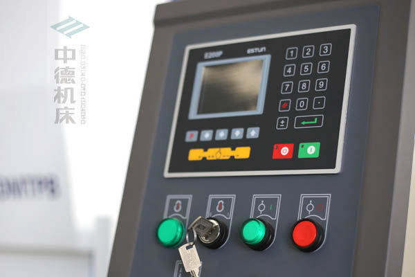 ZDPK-20032-E200P數控系統.jpg ZDPK-20032-E200P數控系統.jpg