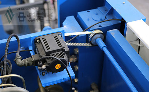 ZDPK-20032配有Y軸伺服定位功能,能精確有效提高Y軸精度,并使工作效率明顯提高.jpg ZDPK-20032配有Y軸伺服定位功能,能精確有效提高Y軸精度,并使工作效率明顯提高.jpg